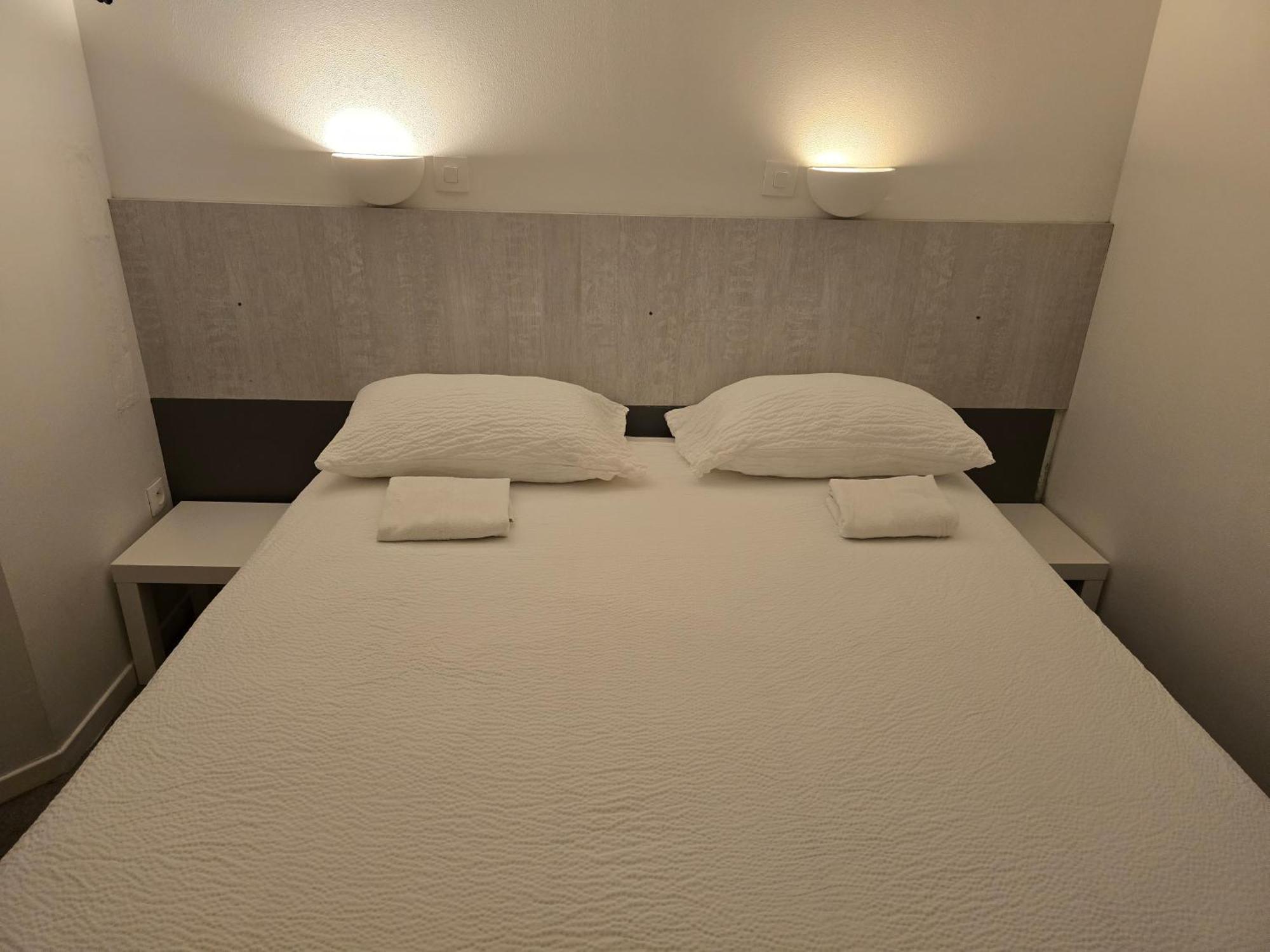 Brit Hotel Essentiel Poitiers Gare Du Futuroscope Jaunay-Clan Exteriör bild